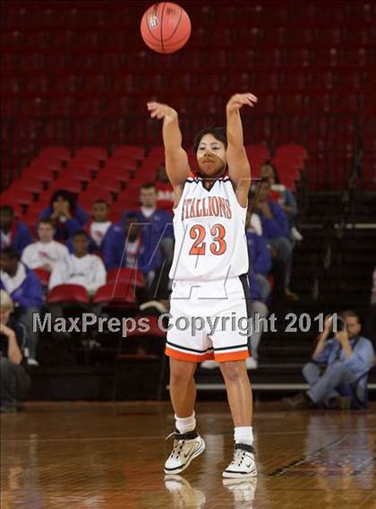 Thumbnail 3 in Bishop McGuinness vs. Southwest Onslow (NCHSAA 1A Final) photogallery.