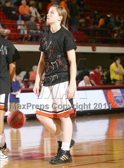 Thumbnail 2 in Bishop McGuinness vs. Southwest Onslow (NCHSAA 1A Final) photogallery.