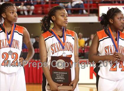 Thumbnail 2 in Bishop McGuinness vs. Southwest Onslow (NCHSAA 1A Final) photogallery.