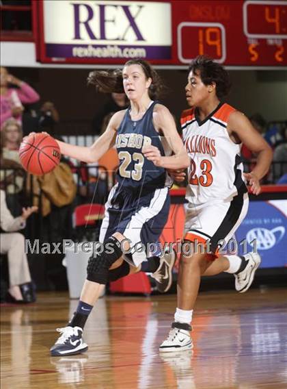 Thumbnail 3 in Bishop McGuinness vs. Southwest Onslow (NCHSAA 1A Final) photogallery.