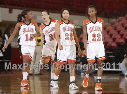 Thumbnail 2 in Bishop McGuinness vs. Southwest Onslow (NCHSAA 1A Final) photogallery.