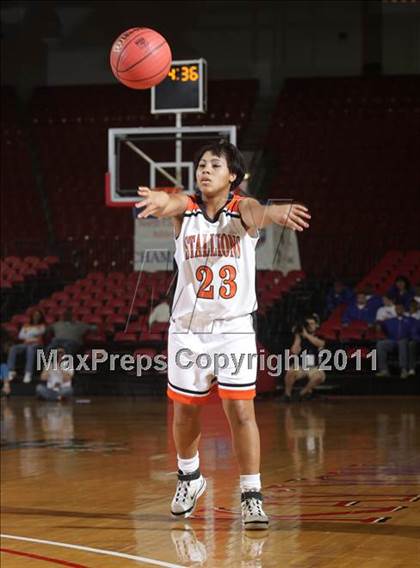 Thumbnail 3 in Bishop McGuinness vs. Southwest Onslow (NCHSAA 1A Final) photogallery.