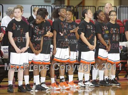 Thumbnail 2 in Bishop McGuinness vs. Southwest Onslow (NCHSAA 1A Final) photogallery.