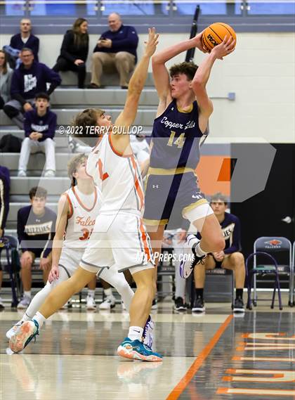 Thumbnail 3 in Copper Hills vs. Skyridge (Falcon Classic) photogallery.