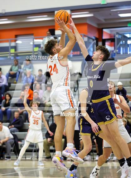 Thumbnail 2 in Copper Hills vs. Skyridge (Falcon Classic) photogallery.