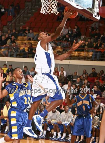 Thumbnail 2 in Lakeview Centennial vs. Estacado (Fantasy of Lights) photogallery.