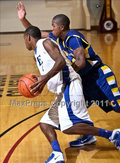 Thumbnail 1 in Lakeview Centennial vs. Estacado (Fantasy of Lights) photogallery.