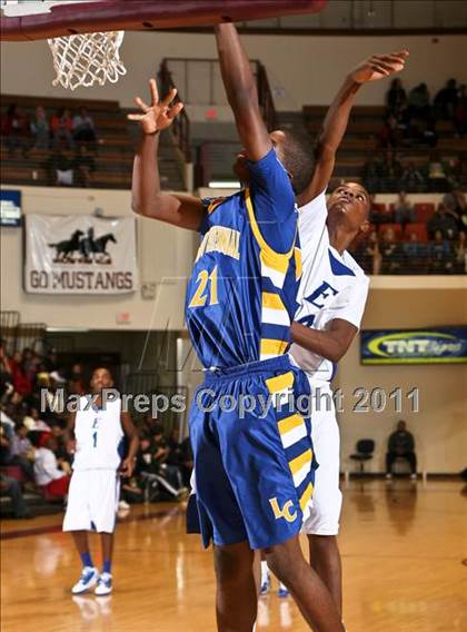 Thumbnail 2 in Lakeview Centennial vs. Estacado (Fantasy of Lights) photogallery.