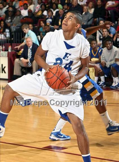 Thumbnail 3 in Lakeview Centennial vs. Estacado (Fantasy of Lights) photogallery.
