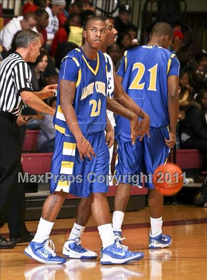 Thumbnail 1 in Lakeview Centennial vs. Estacado (Fantasy of Lights) photogallery.