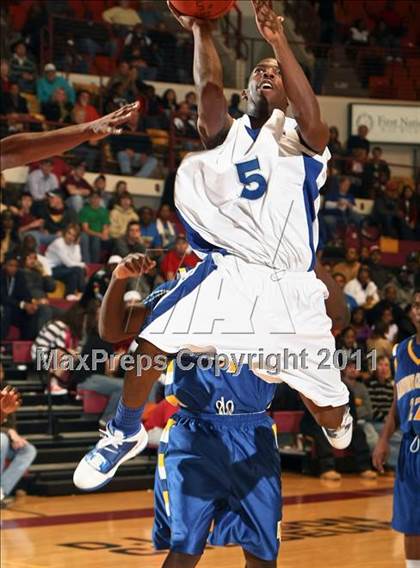 Thumbnail 2 in Lakeview Centennial vs. Estacado (Fantasy of Lights) photogallery.
