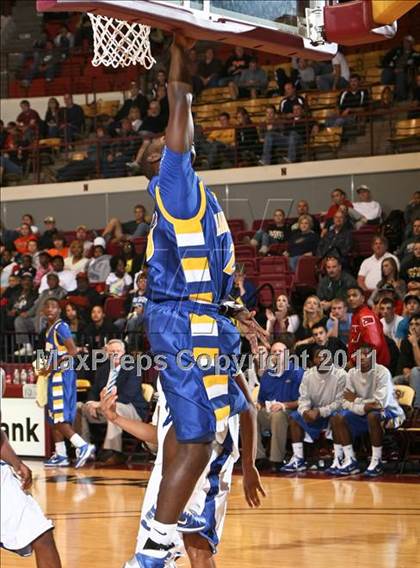 Thumbnail 2 in Lakeview Centennial vs. Estacado (Fantasy of Lights) photogallery.