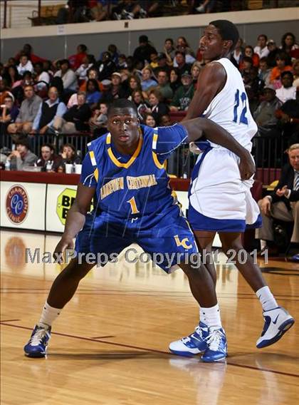 Thumbnail 2 in Lakeview Centennial vs. Estacado (Fantasy of Lights) photogallery.