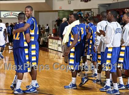 Thumbnail 3 in Lakeview Centennial vs. Estacado (Fantasy of Lights) photogallery.