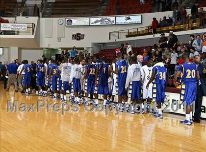 Thumbnail 2 in Lakeview Centennial vs. Estacado (Fantasy of Lights) photogallery.