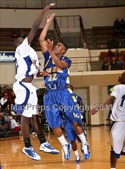 Thumbnail 3 in Lakeview Centennial vs. Estacado (Fantasy of Lights) photogallery.