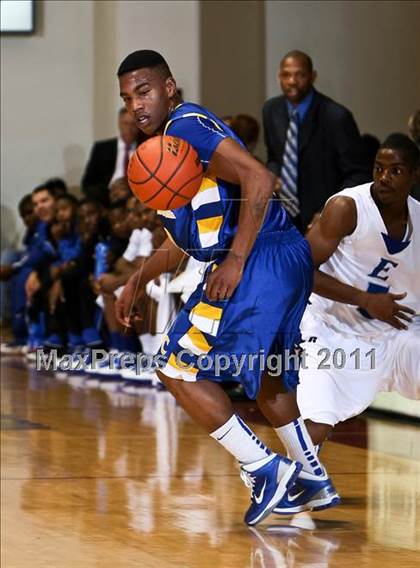 Thumbnail 2 in Lakeview Centennial vs. Estacado (Fantasy of Lights) photogallery.