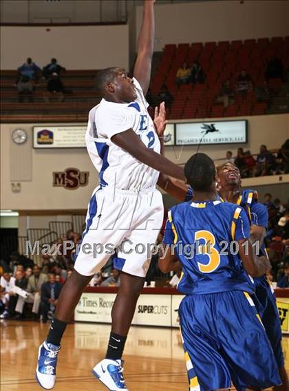 Thumbnail 1 in Lakeview Centennial vs. Estacado (Fantasy of Lights) photogallery.