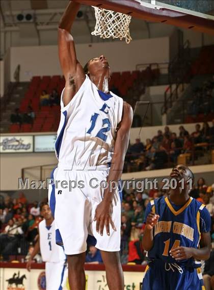 Thumbnail 3 in Lakeview Centennial vs. Estacado (Fantasy of Lights) photogallery.
