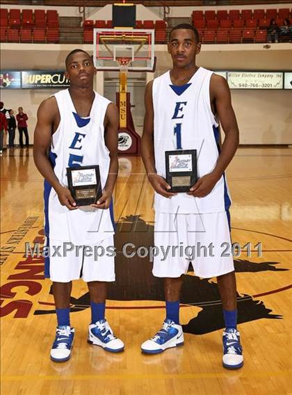 Thumbnail 2 in Lakeview Centennial vs. Estacado (Fantasy of Lights) photogallery.