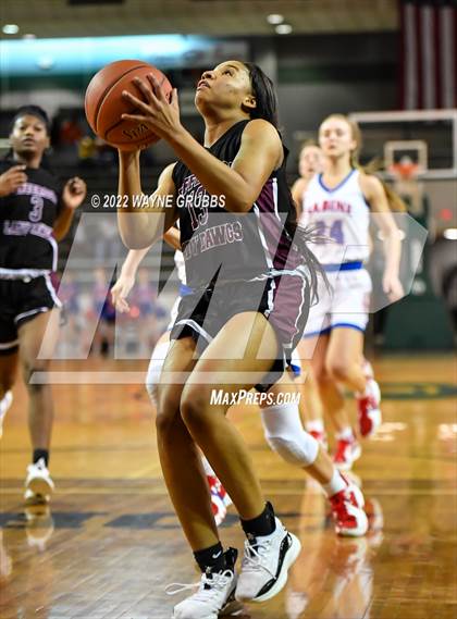 Thumbnail 2 in Sabine vs. Jefferson (UIL 3A Region 2 Bi-District Playoff) photogallery.