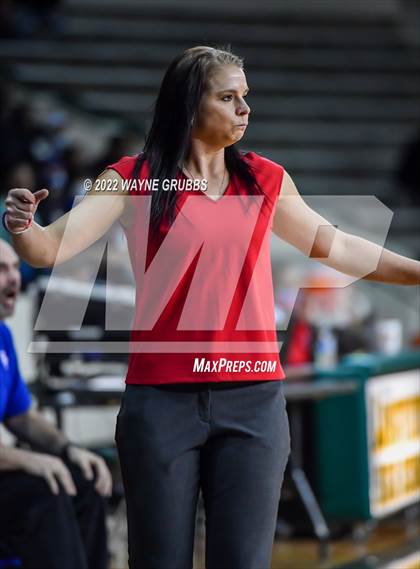 Thumbnail 2 in Sabine vs. Jefferson (UIL 3A Region 2 Bi-District Playoff) photogallery.