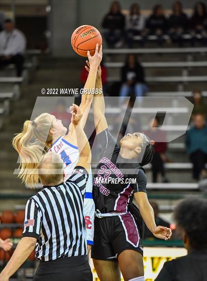 Thumbnail 2 in Sabine vs. Jefferson (UIL 3A Region 2 Bi-District Playoff) photogallery.