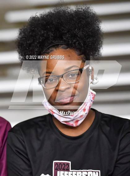 Thumbnail 1 in Sabine vs. Jefferson (UIL 3A Region 2 Bi-District Playoff) photogallery.