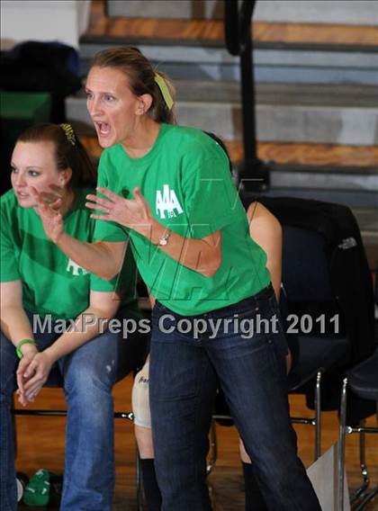 Thumbnail 1 in Benton vs Carterville (IHSA Class 2A Sectional Semi-Final) photogallery.