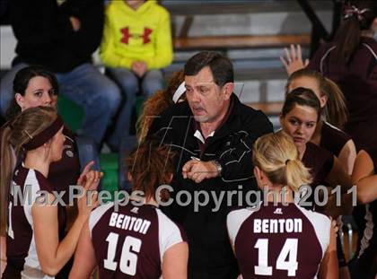 Thumbnail 3 in Benton vs Carterville (IHSA Class 2A Sectional Semi-Final) photogallery.