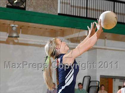 Thumbnail 1 in Benton vs Carterville (IHSA Class 2A Sectional Semi-Final) photogallery.