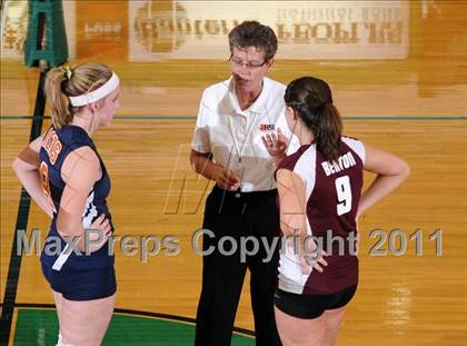 Thumbnail 3 in Benton vs Carterville (IHSA Class 2A Sectional Semi-Final) photogallery.