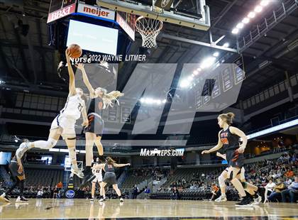 Thumbnail 3 in Ryle vs Notre Dame (9th Region quarterfinals) photogallery.