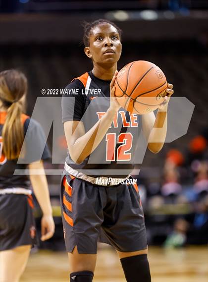 Thumbnail 3 in Ryle vs Notre Dame (9th Region quarterfinals) photogallery.