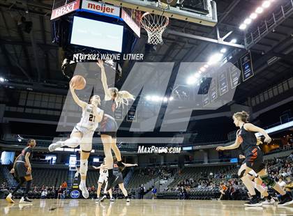 Thumbnail 1 in Ryle vs Notre Dame (9th Region quarterfinals) photogallery.