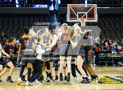 Thumbnail 1 in Ryle vs Notre Dame (9th Region quarterfinals) photogallery.