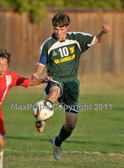 Thumbnail 3 in Antelope @ Rio Americano photogallery.