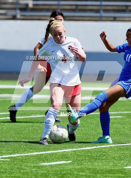 Thumbnail 2 in Argyle vs San Elizario (UIL 4A Regional Semifinal) photogallery.