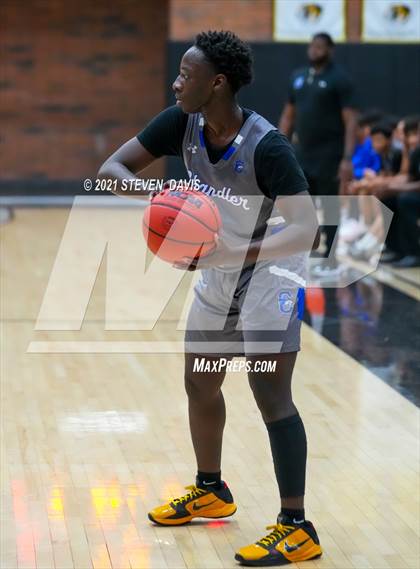 Thumbnail 2 in Gilbert vs Chandler (Welcome to the Jungle Holiday Tournament) photogallery.