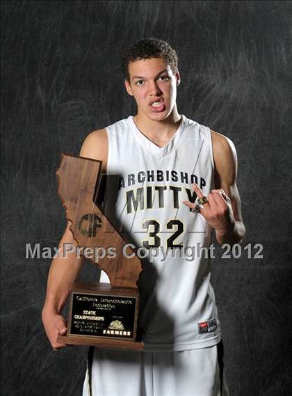 Thumbnail 2 in Archbishop Mitty (CIF State D2 Award Photos) photogallery.