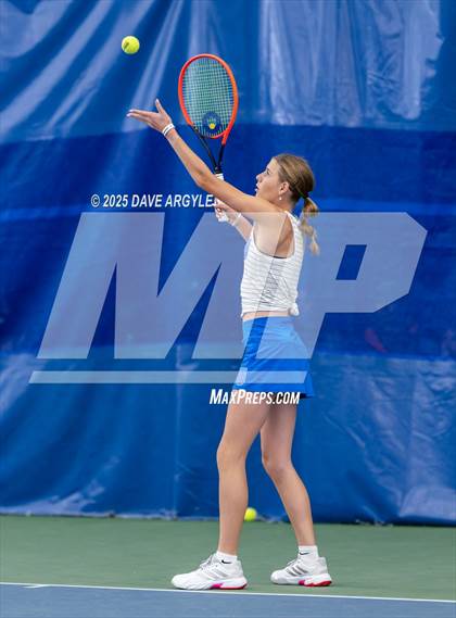 Thumbnail 1 in UHSAA 4A, 6A Semifinals photogallery.