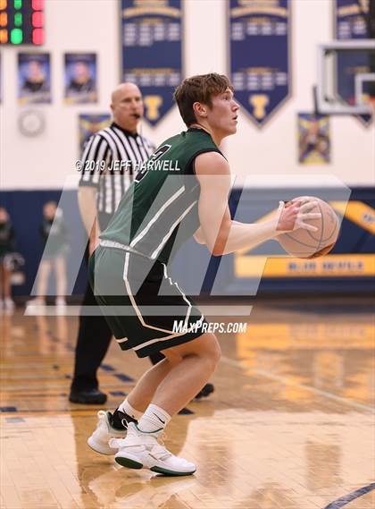 Thumbnail 3 in Aurora @ Tallmadge photogallery.