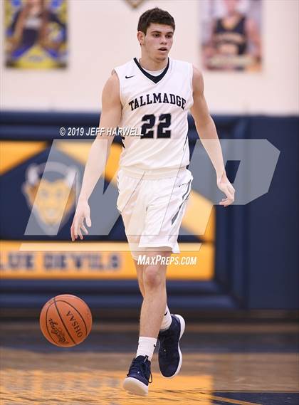 Thumbnail 2 in Aurora @ Tallmadge photogallery.