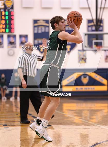 Thumbnail 1 in Aurora @ Tallmadge photogallery.