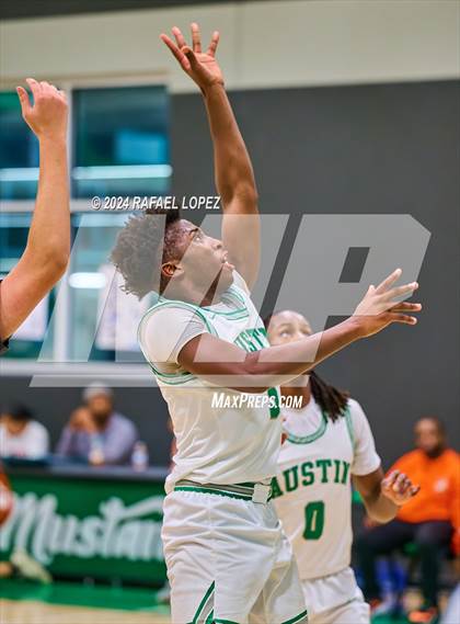 Thumbnail 3 in Scarborough vs. Austin (Houston ISD Tournament) photogallery.