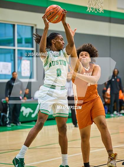 Thumbnail 2 in Scarborough vs. Austin (Houston ISD Tournament) photogallery.