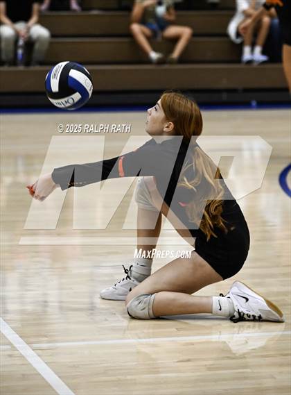 Thumbnail 1 in Chico @ Orland photogallery.