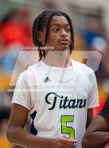 Thumbnail 3 in Mill Creek vs Discovery photogallery.