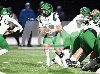 Thumbnail 3 in Highland vs. Avon (OHSAA Division 2 Regional Final) photogallery.