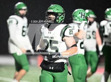 Thumbnail 1 in Highland vs. Avon (OHSAA Division 2 Regional Final) photogallery.